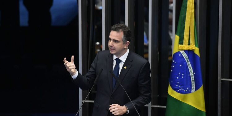 Rodrigo Pacheco é eleito presidente do Senado