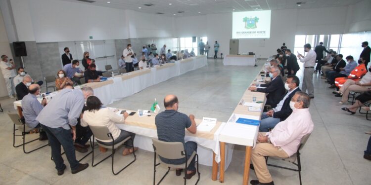 Álvaro Dias solicita da bancada federal do RN emenda para construção do Hospital Municipal