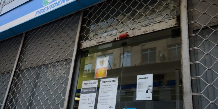 Supremo confirma acordo com novos prazos para INSS analisar benefícios