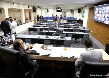 Câmara de Natal aprova em regime de urgência Lei que garante compra de vacinas