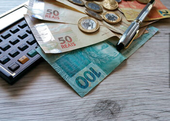 Servidor que recebe a mais por erro operacional é obrigado a devolver diferença, salvo prova de boa-fé