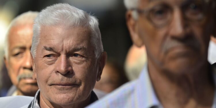 Sancionada lei que aumenta em 5% limite de crédito consignado