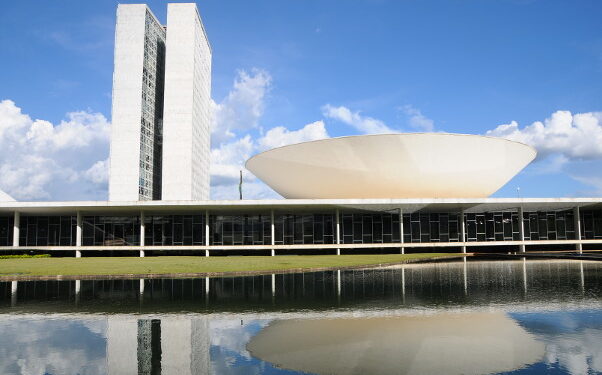 Definição sobre presidências das comissões fica para terça-feira