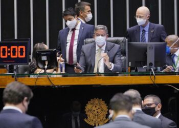 Câmara aprova em segundo turno texto base da PEC Emergencial