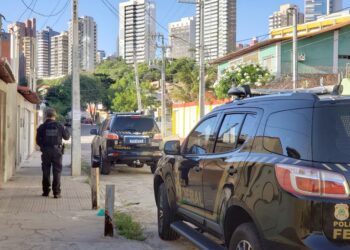 PF prende casal suspeito de tráfico de drogas em Natal