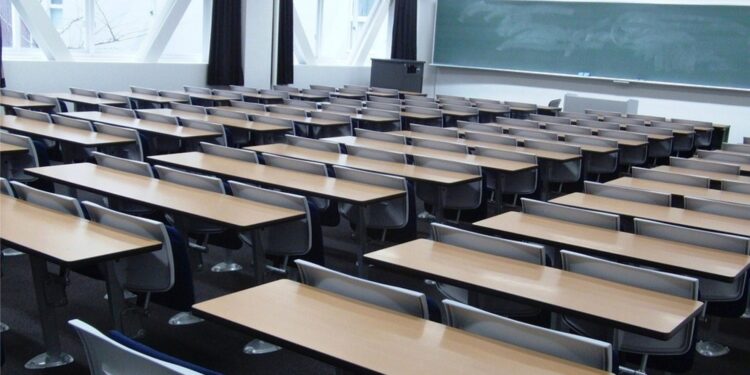 MPRN ajuíza ação civil pública para obrigar Governo do Estado a permitir retorno de aulas presenciais