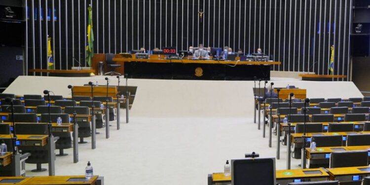 Câmara pode votar urgência para definição de crimes contra o Estado Democrático de Direito