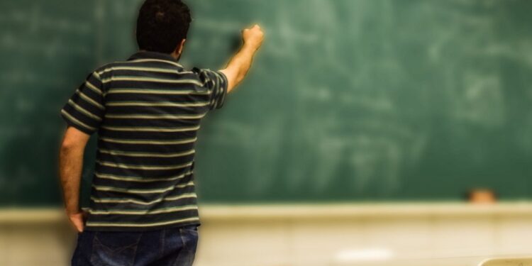 MPRN ajuíza ação para extinguir diferenciação entre redes privada e pública de ensino no Estado