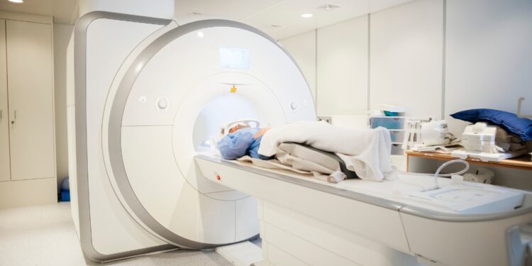 Estado deve regularizar setor de tomografia no Hospital Deoclécio Marques