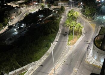 Prefeitura conclui modernização da iluminação na orla da cidade
