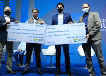 Ministro do Turismo anuncia recursos para conclusão de teleférico em Santa Cruz/RN e anuncia linha de crédito para o setor