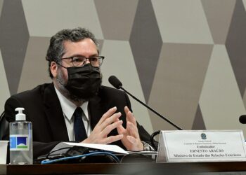 Ernesto Araújo presta depoimento à CPI da Pandemia nesta terça