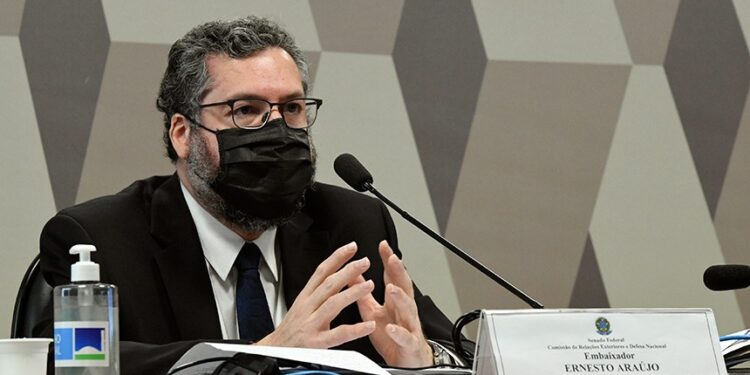 Ernesto Araújo presta depoimento à CPI da Pandemia nesta terça