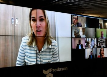 CPI ouve na terça secretária do Ministério da Saúde que defende cloroquina