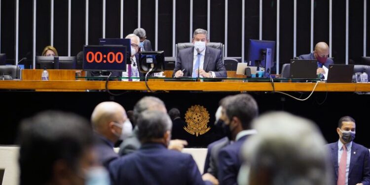 Câmara aprova projeto que proíbe despejo de imóveis na pandemia