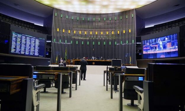 Aprovada MP que prorroga regras de reembolso de passagens aéreas