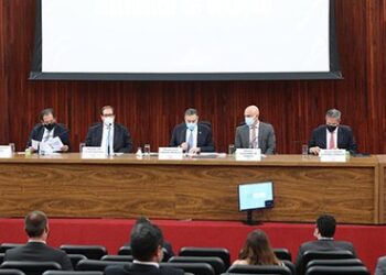 Barroso se reúne com deputados da comissão do voto impresso