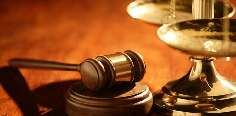 Descumprimento de contrato para entrega de imóveis gera indenização a casal