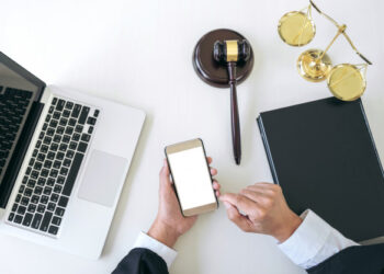 Consumidor será indenizado por empresa de telefonia por cobrança indevida