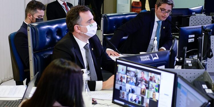 Vai à Câmara projeto que permite transformação de clubes de futebol em empresas