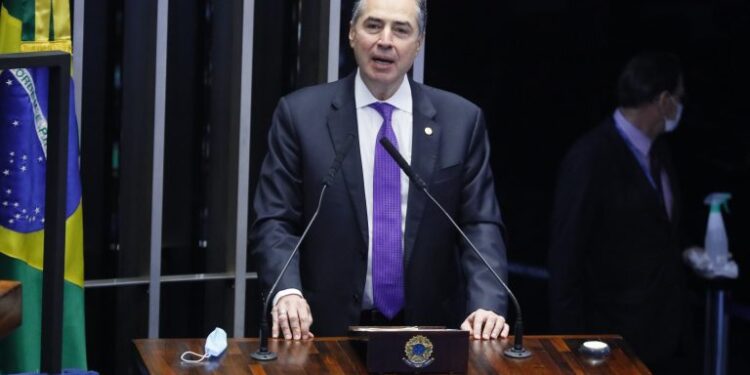 Deputados debatem reforma eleitoral e voto impresso com presidente do TSE na quarta-feira