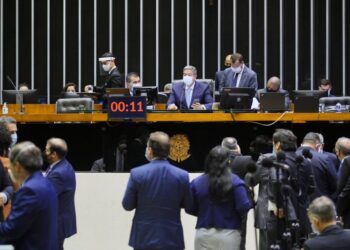 Câmara aprova MP que simplifica abertura e funcionamento de empresas