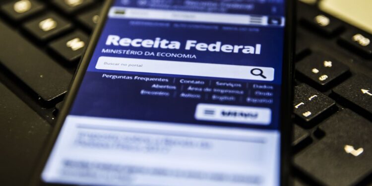 Receita libera consulta a segundo lote de restituição do IR