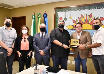 APO homenageia presidente da ALRN e renova acordo para regulamentar Lei do Off-road no RN