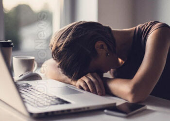 Postagens injuriosas em rede social para cobrança de dívida por serviço prestado gera indenização