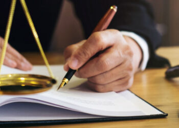 Mesmo após a citação, é possível modificar polo ativo de ação ajuizada por empresa extinta