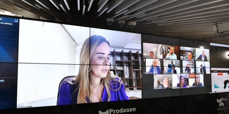 Senado aprova regras para coibir violência política contra a mulher