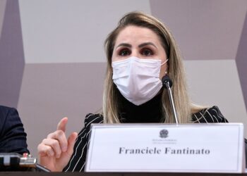 Bolsonaro prejudicou vacinação contra covid-19, diz ex-coordenadora do PNI