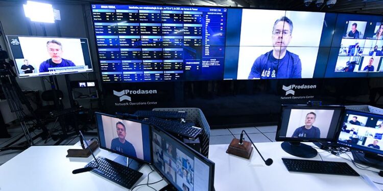 Parlamentares entram com ação no STF para barrar aumento do fundo eleitoral