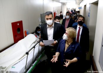 Superlotação do Hospital Walfredo Gurgel é constatada por vereadores de Natal