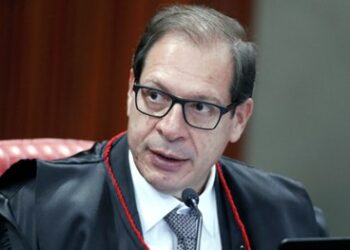 Corregedor do TSE determina que plataformas digitais suspendam repasses financeiros a páginas que propagam desinformação