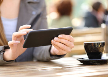 É abusiva a inclusão de novos serviços no plano de celular sem o consentimento do consumidor