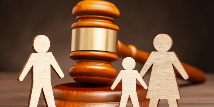 Acordo extrajudicial não impede ajuizamento de ação de alimentos se o valor não é suficiente para o menor