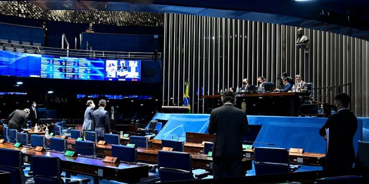 Revogação da Lei de Segurança Nacional segue para a sanção presidencial