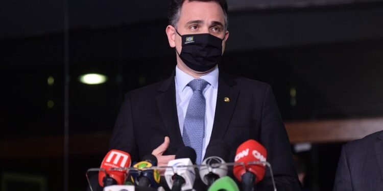 Pacheco rejeita pedido de Bolsonaro por impeachment de Moraes