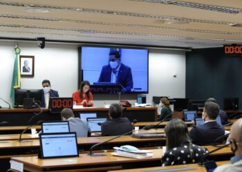 Comissão especial adia votação sobre mudanças nas regras eleitorais