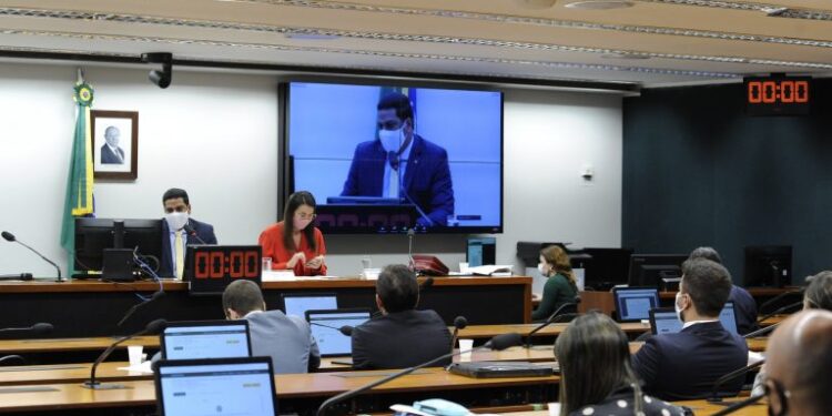 Comissão especial adia votação sobre mudanças nas regras eleitorais