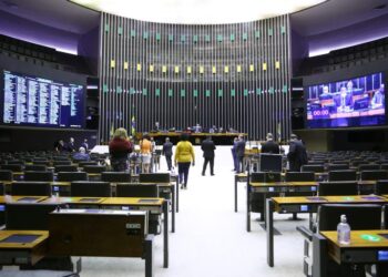 Câmara pode votar proposta do voto impresso nesta terça-feira