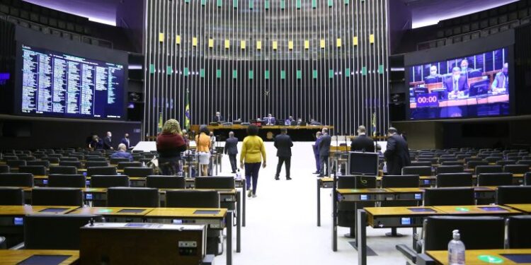 Câmara pode votar proposta do voto impresso nesta terça-feira