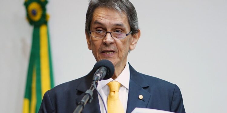 Polícia Federal prende Roberto Jefferson no inquérito das milícias digitais