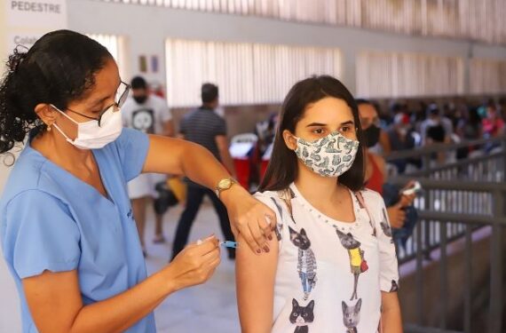 Natal chega a 85% da população vacinada com D1 contra a Covid-19