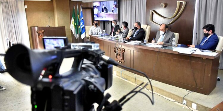 CPI da Covid ouve servidores da Sesap sobre superfaturamento na compra de sacos de lixo