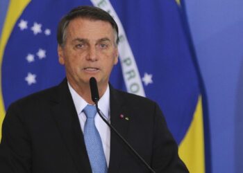 Presidente diz que não teve intenção de agredir outros Poderes. Recuo desagrada base bolsonarista