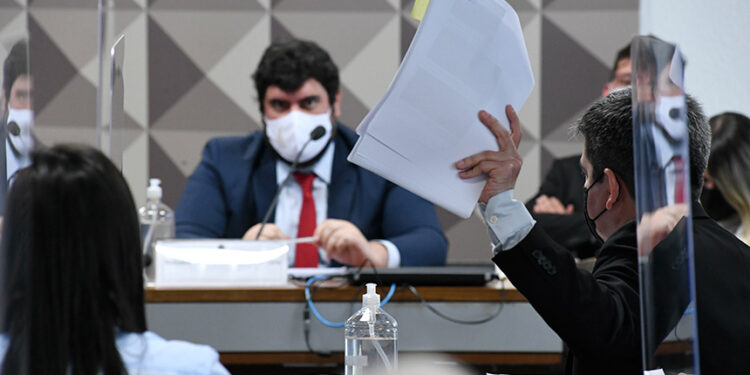 Em CPI da Pandemia no Senado, Marconny entra no rol de investigados e ex-mulher de Bolsonaro é convocada