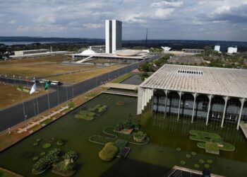 Proposta de reforma administrativa é aprovada por comissão e segue para votação em plenário