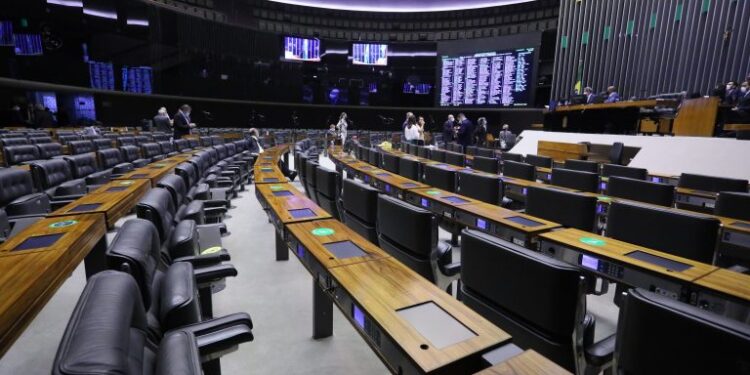 Câmara pode votar novo Código Eleitoral nesta quarta-feira